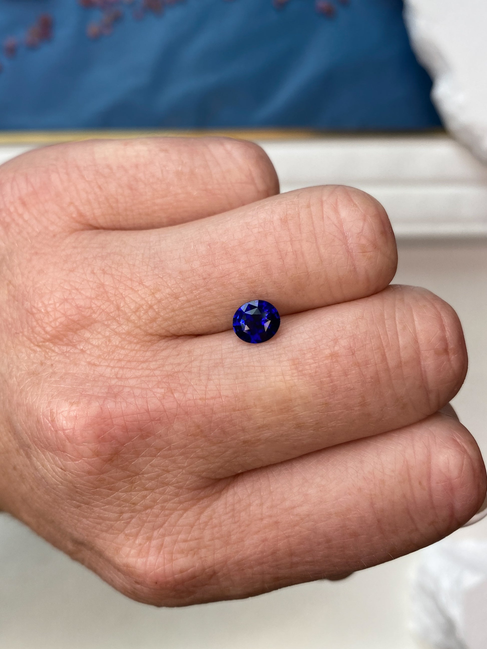 1.09ct Royal Blue Sapphire Oval Cut On hand