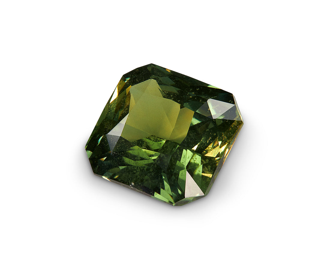 4.81ct Colour Change Sapphire - The Sapphire Merchant