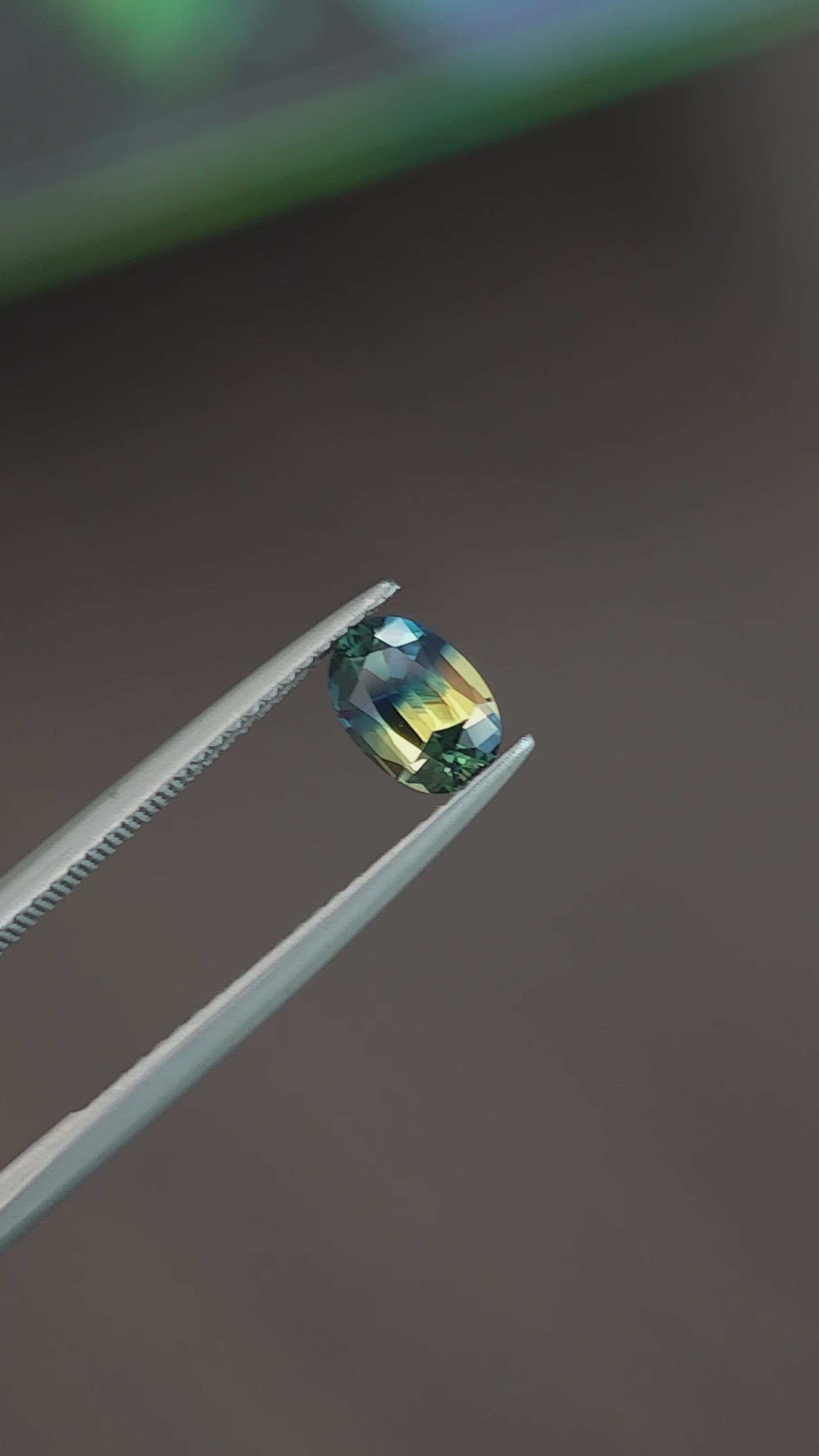 1.04ct Australian Parti Sapphire Unheated