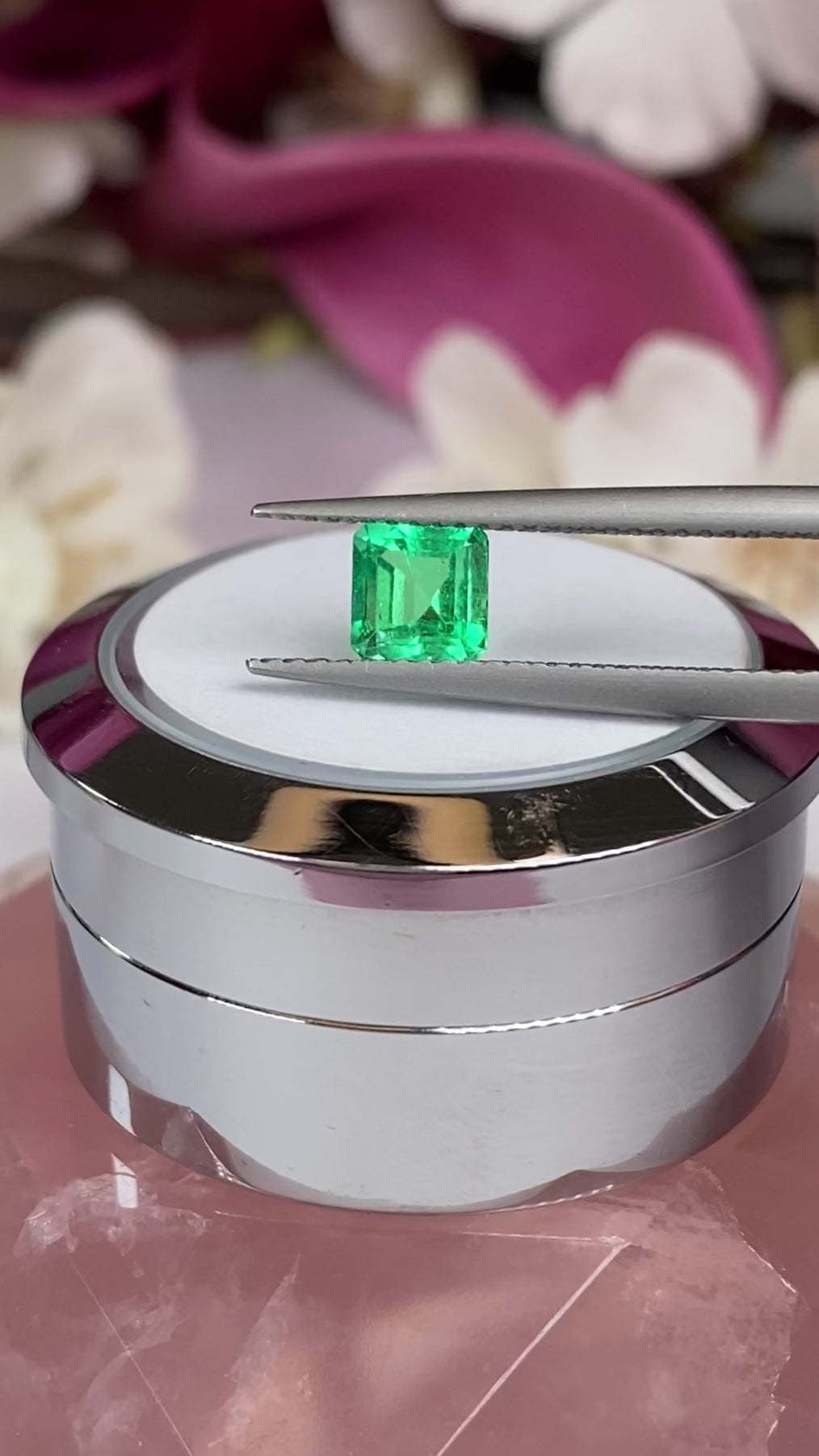 0.75ct Colombian Emerald