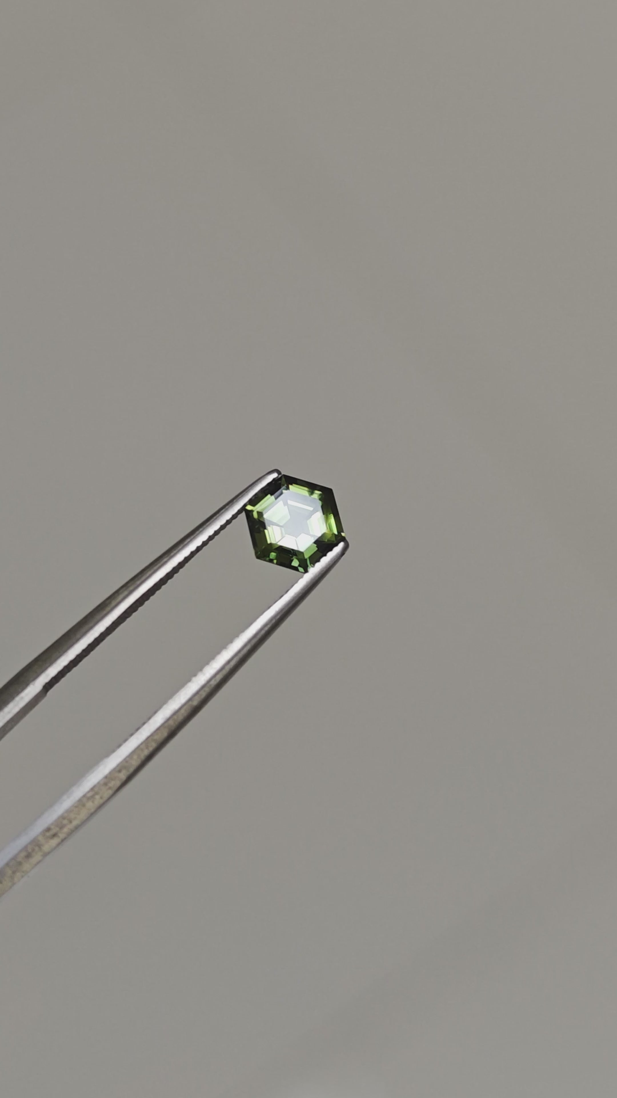 1.01ctgreensapphire_HexCut