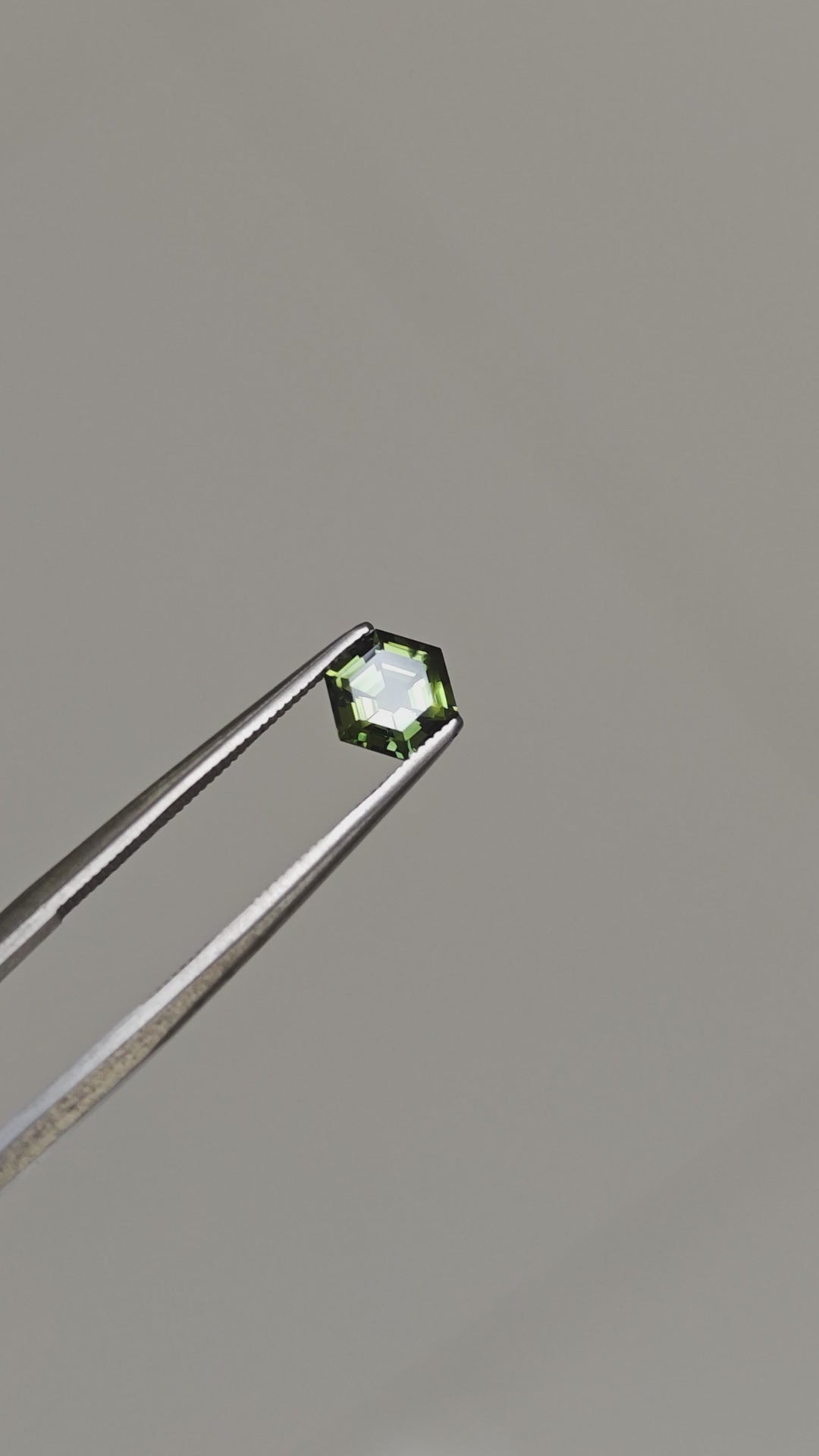 1.01ctgreensapphire_HexCut