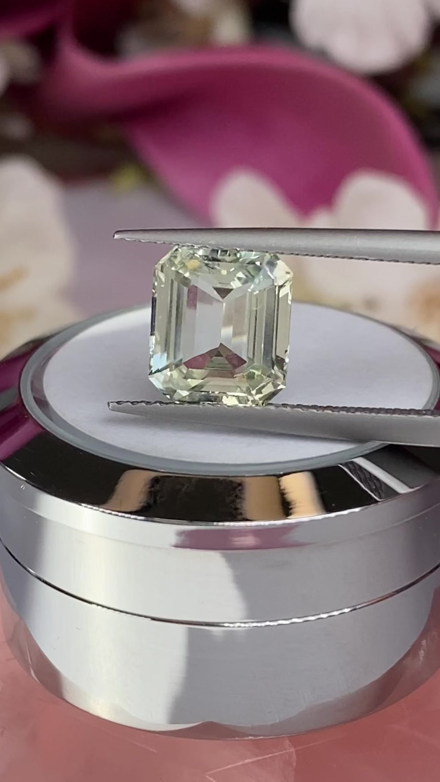 3.55ct Mint Green Sapphire